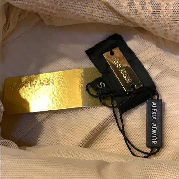 ✨Alexia Admor✨ - Picture 7 of 8